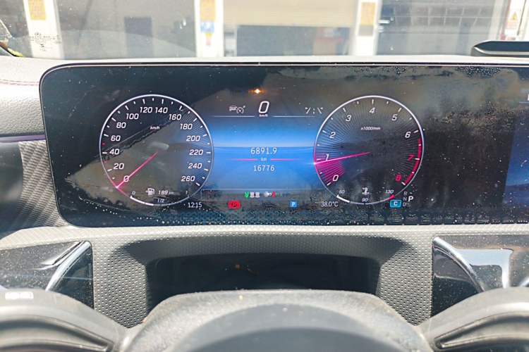Used Mercedes-Benz A-Class 2024 Updated A 200 L Fashion Version Odometer Close Up
