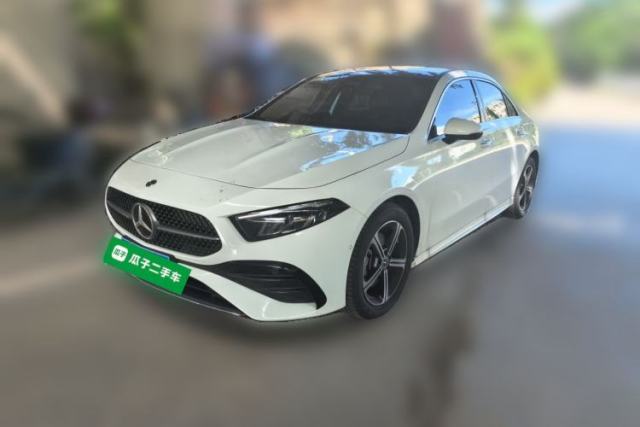 Ojetý Mercedes-Benz A-Class 2024 A 200 L Fashion Model