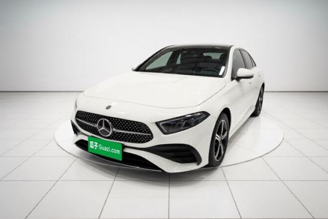 Mercedes-Benz A-Class 2024 Updated A 200 L Fashion Version usado