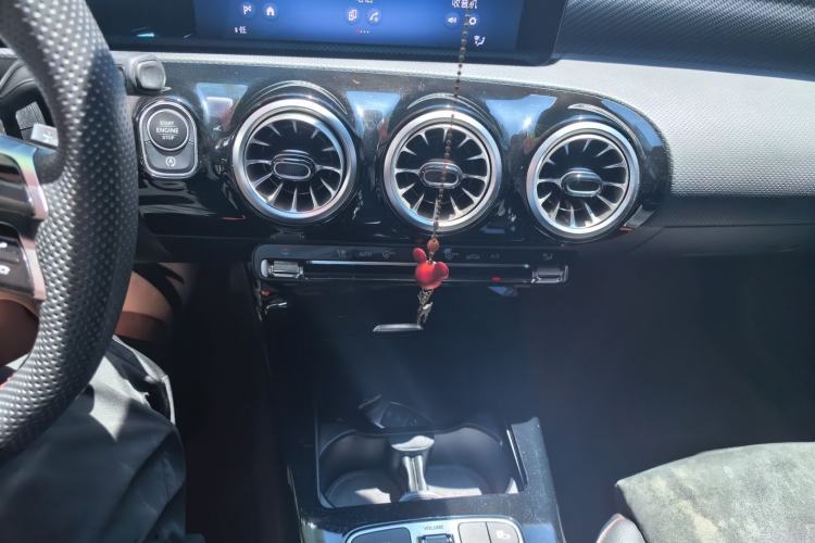 Used Mercedes-Benz A-Class 2024 Updated A 200 L Fashion Version Audio And AC Panel