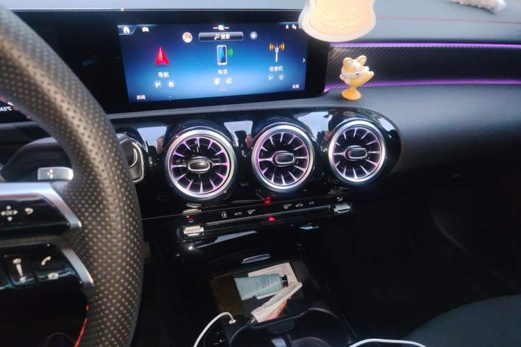 Used Mercedes-Benz A-Class 2024 Updated A 200 L Fashion Version Audio And AC Panel