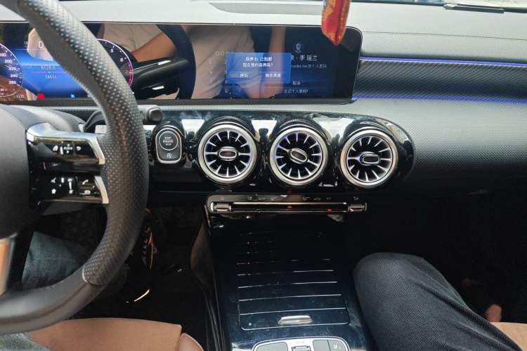 Used Mercedes-Benz A-Class 2024 Updated A 200 L Fashion Version Audio And AC Panel