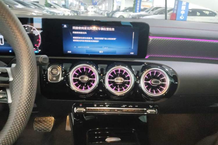 Used Mercedes-Benz A-Class 2024 Updated A 200 L Fashion Version Audio And AC Panel