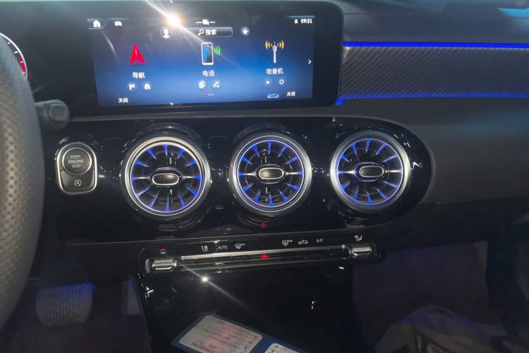 Used Mercedes-Benz A-Class 2024 Updated A 200 L Fashion Version Audio And AC Panel