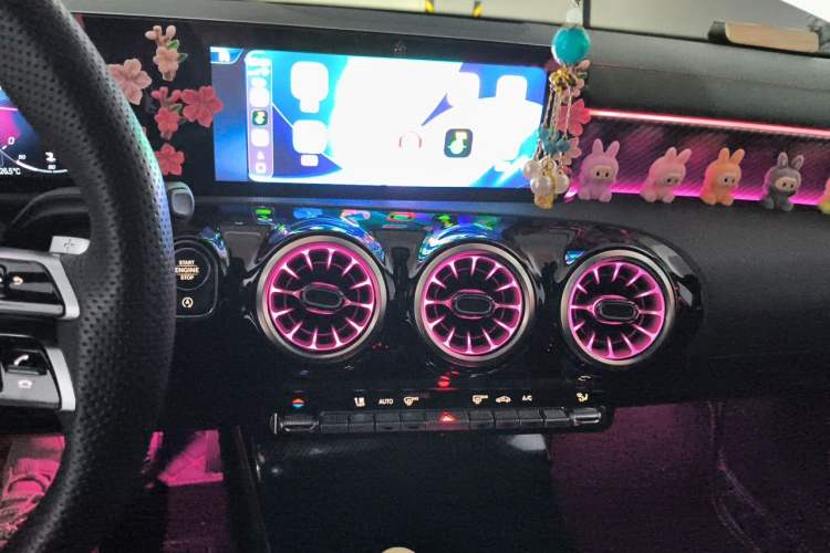 Used Mercedes-Benz A-Class 2024 Updated A 200 L Fashion Version Audio And AC Panel