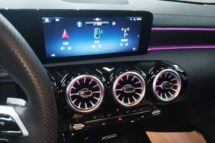 Used Mercedes-Benz A-Class 2024 Updated A 200 L Fashion Version Audio And AC Panel