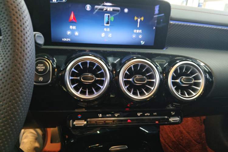 Used Mercedes-Benz A-Class 2024 Updated A 200 L Fashion Version Audio And AC Panel