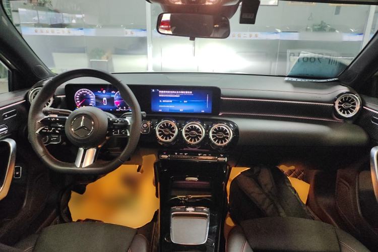 Used Mercedes-Benz A-Class 2024 Updated A 200 L Fashion Version Center Console