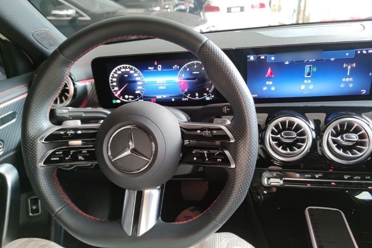 Used Mercedes-Benz A-Class 2024 Updated A 200 L Fashion Version Center Console