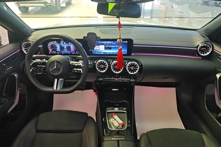 Used Mercedes-Benz A-Class 2024 Updated A 200 L Fashion Version Center Console