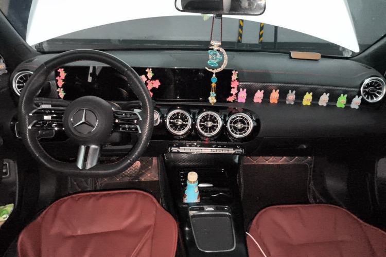 Used Mercedes-Benz A-Class 2024 Updated A 200 L Fashion Version Center Console