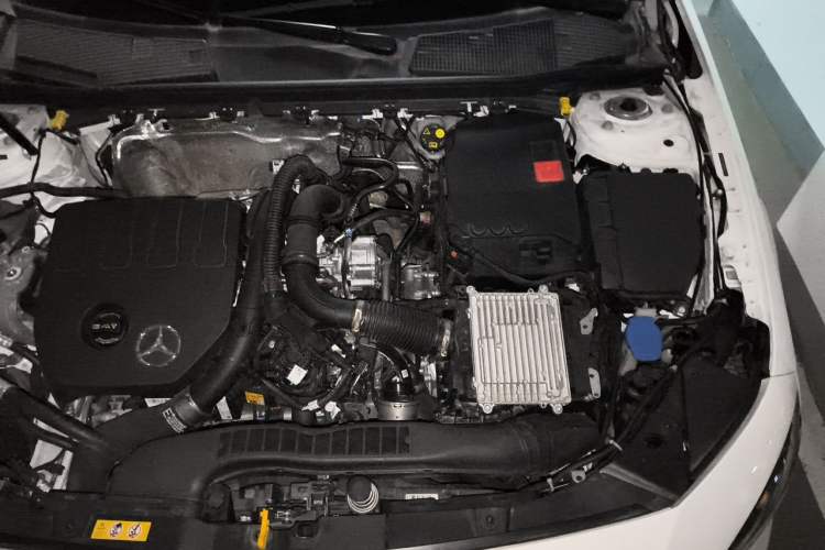 Used Mercedes-Benz A-Class 2024 Updated A 200 L Fashion Version Engine Bay Left