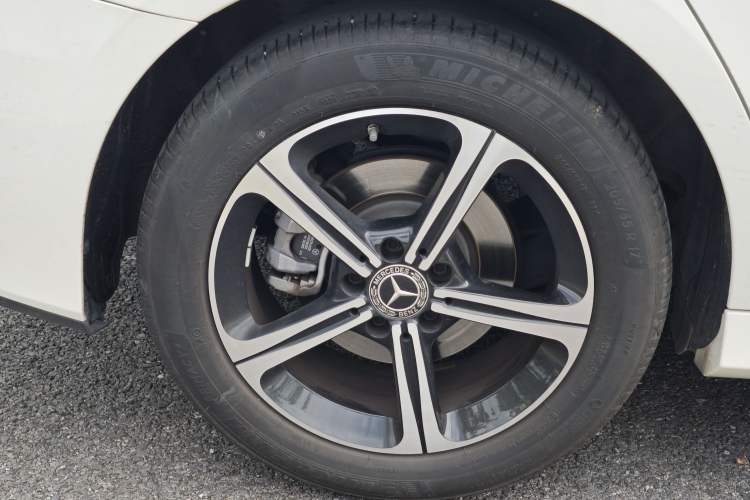 Used Mercedes-Benz A-Class 2024 Updated A 200 L Fashion Version Exterior 4