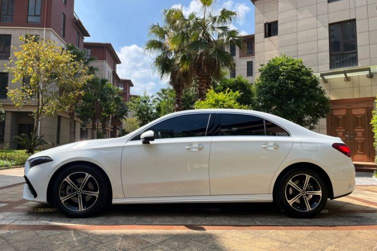 Used Mercedes-Benz A-Class 2024 Updated A 200 L Fashion Version Exterior 5