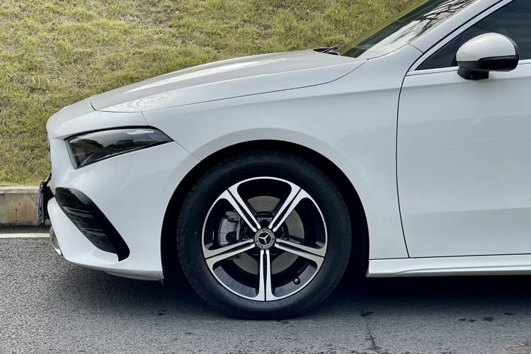 Used Mercedes-Benz A-Class 2024 Updated A 200 L Fashion Version Exterior 7