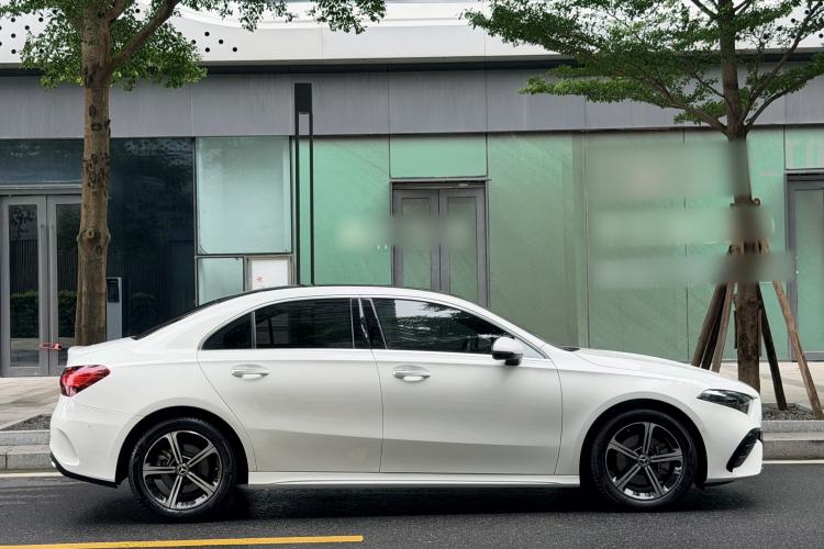 Used Mercedes-Benz A-Class 2024 A 200 L Fashion Model Exterior 9