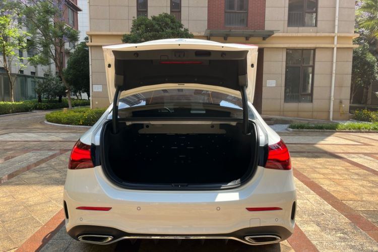 Used Mercedes-Benz A-Class 2024 Updated A 200 L Fashion Version Exterior 9