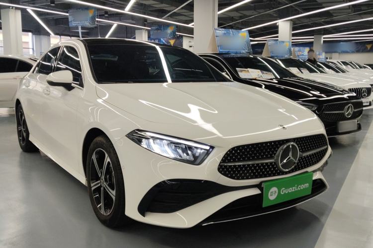 Used Mercedes-Benz A-Class 2024 Updated A 200 L Fashion Version Front Right 45 Deg