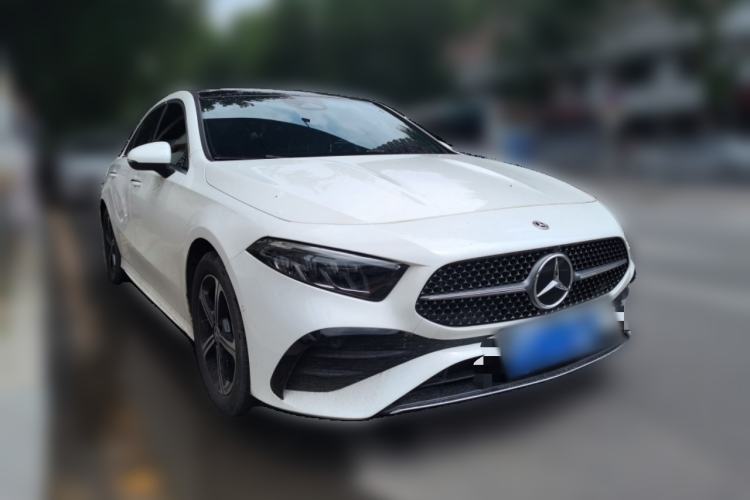 Used Mercedes-Benz A-Class 2024 Updated A 200 L Fashion Version Front Right 45 Deg