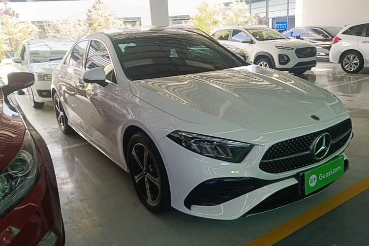 Used Mercedes-Benz A-Class 2024 Updated A 200 L Fashion Version Front Right 45 Deg