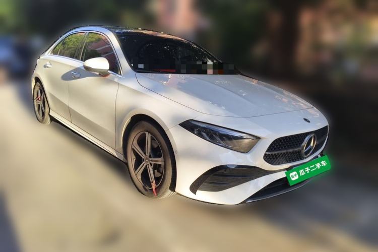 Used Mercedes-Benz A-Class 2024 Updated A 200 L Fashion Version Front Right 45 Deg