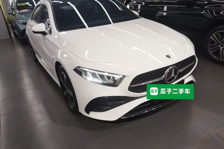 Used Mercedes-Benz A-Class 2024 Updated A 200 L Fashion Version Front Right 45 Deg