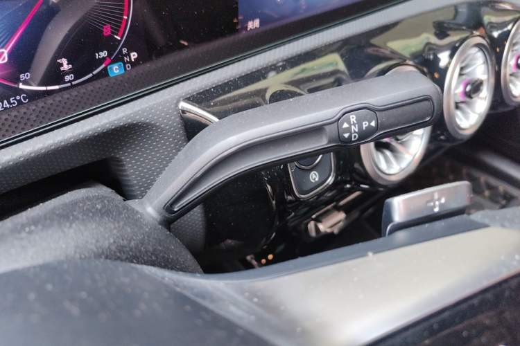 Used Mercedes-Benz A-Class 2024 A 200 L Fashion Model Gear Lever