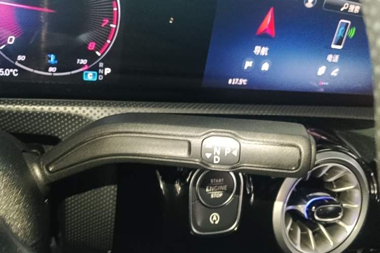 Used Mercedes-Benz A-Class 2024 Updated A 200 L Fashion Version Gear Lever