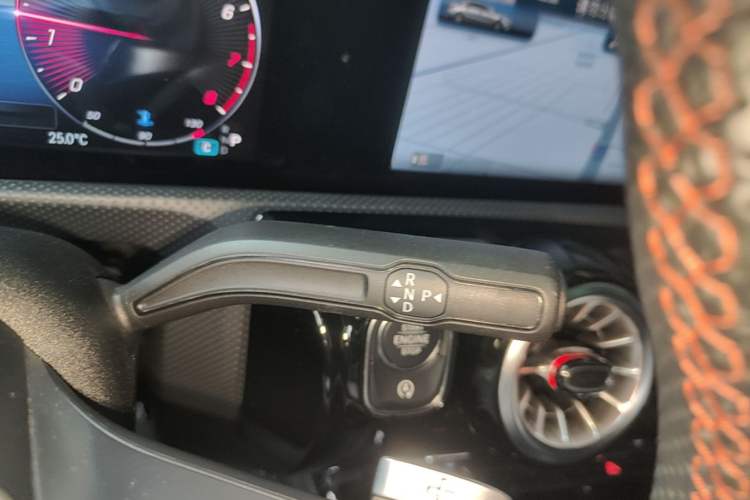 Used Mercedes-Benz A-Class 2024 Updated A 200 L Fashion Version Gear Lever