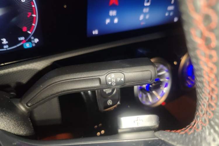 Used Mercedes-Benz A-Class 2024 Updated A 200 L Fashion Version Gear Lever