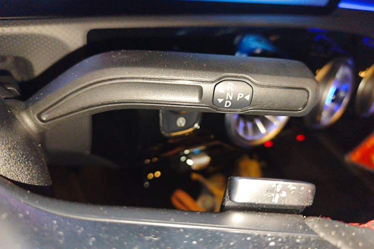 Used Mercedes-Benz A-Class 2024 Updated A 200 L Fashion Version Gear Lever