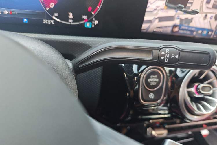 Used Mercedes-Benz A-Class 2024 Updated A 200 L Fashion Version Gear Lever