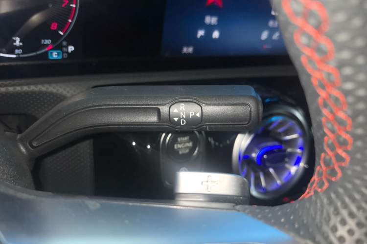 Used Mercedes-Benz A-Class 2024 Updated A 200 L Fashion Version Gear Lever
