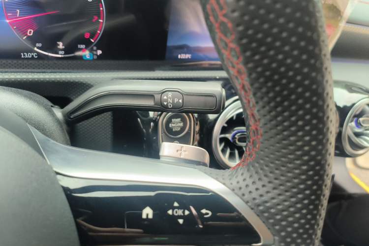 Used Mercedes-Benz A-Class 2024 Updated A 200 L Fashion Version Gear Lever