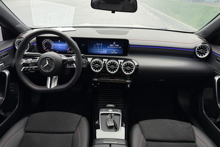 Used Mercedes-Benz A-Class 2024 Updated A 200 L Fashion Version Gear Lever
