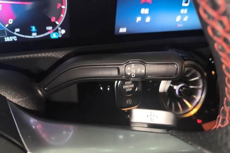 Used Mercedes-Benz A-Class 2024 Updated A 200 L Fashion Version Gear Lever