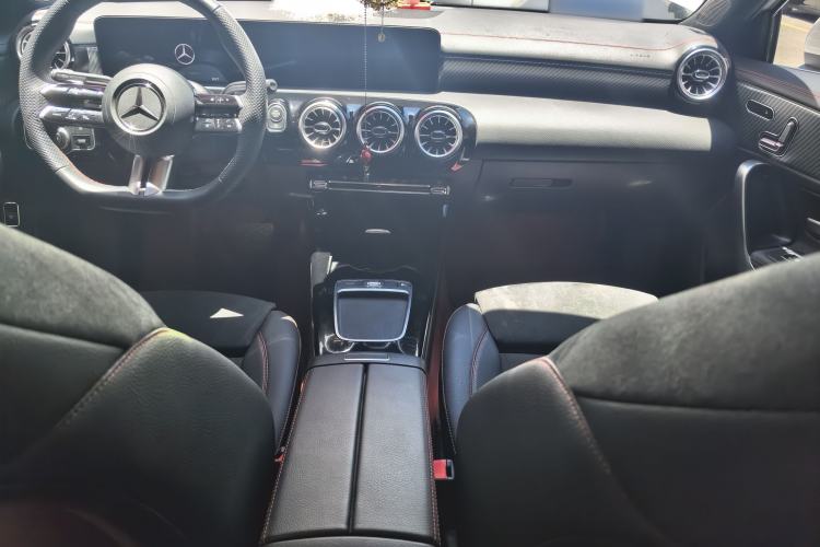 Used Mercedes-Benz A-Class 2024 Updated A 200 L Fashion Version Interior 1