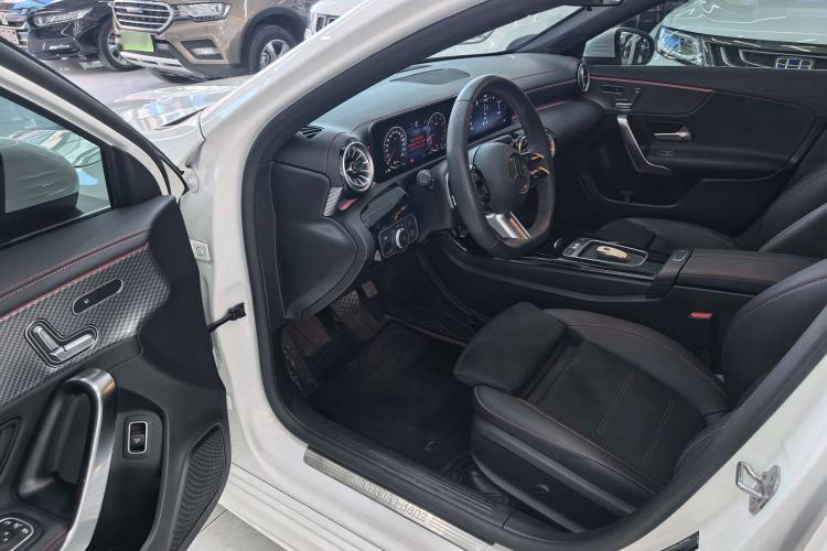Used Mercedes-Benz A-Class 2024 Updated A 200 L Fashion Version Interior 2