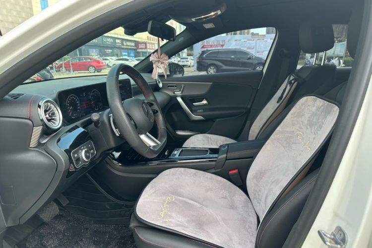 Used Mercedes-Benz A-Class 2024 Updated A 200 L Fashion Version Interior 3
