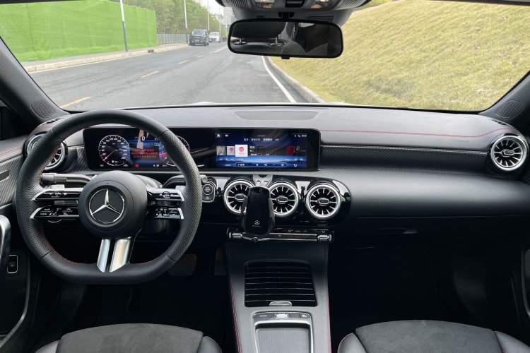 Used Mercedes-Benz A-Class 2024 Updated A 200 L Fashion Version Interior 3