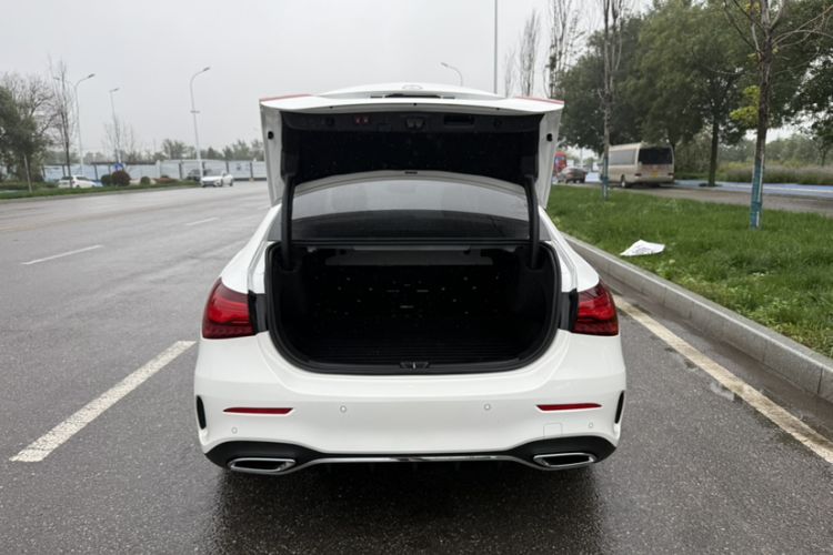 Used Mercedes-Benz A-Class 2024 Updated A 200 L Fashion Version Interior 8