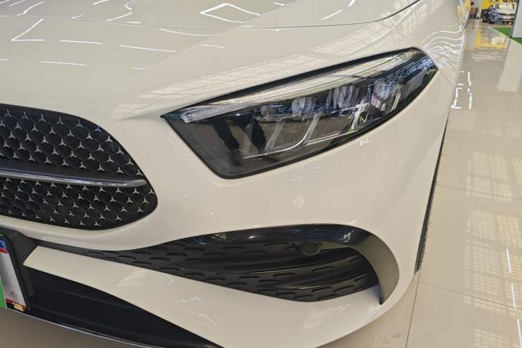 Used Mercedes-Benz A-Class 2024 Updated A 200 L Fashion Version Left Front Headlight
