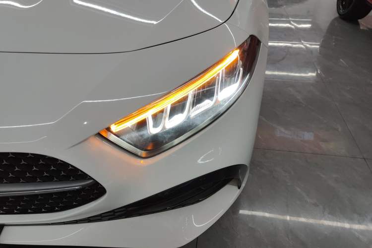 Used Mercedes-Benz A-Class 2024 Updated A 200 L Fashion Version Left Front Headlight