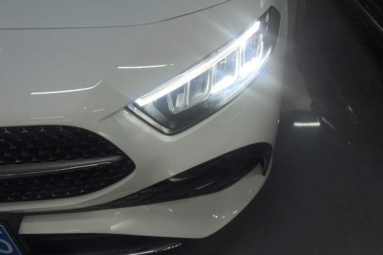 Used Mercedes-Benz A-Class 2024 Updated A 200 L Fashion Version Left Front Headlight