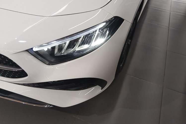 Used Mercedes-Benz A-Class 2024 Updated A 200 L Fashion Version Left Front Headlight