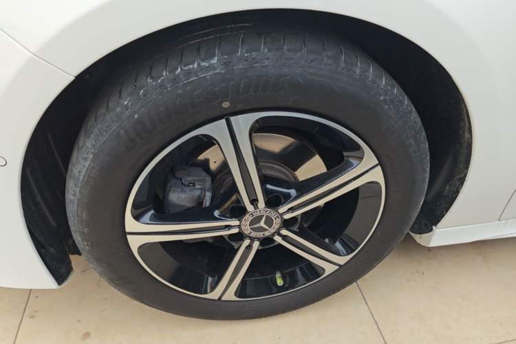 Used Mercedes-Benz A-Class 2024 A 200 L Fashion Model Left Front Wheel Hub