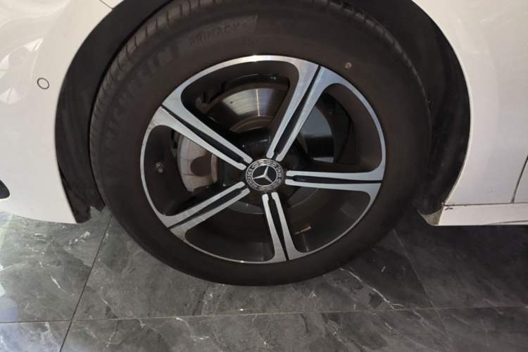 Used Mercedes-Benz A-Class 2024 A 200 L Fashion Model Left Front Wheel Hub