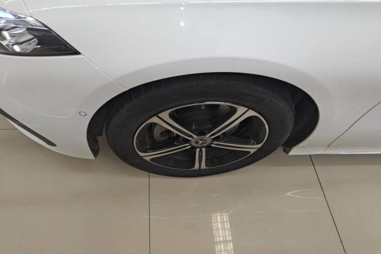 Used Mercedes-Benz A-Class 2024 Updated A 200 L Fashion Version Left Front Wheel Hub