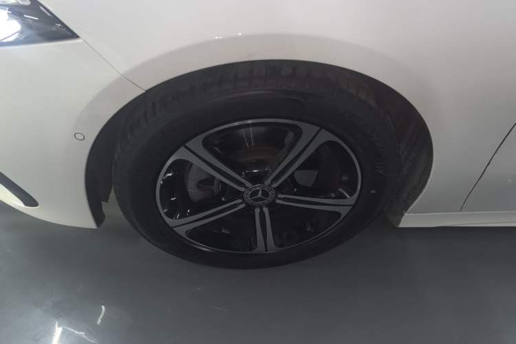 Used Mercedes-Benz A-Class 2024 Updated A 200 L Fashion Version Left Front Wheel Hub
