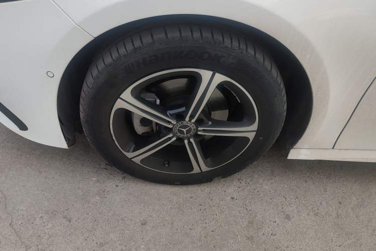 Used Mercedes-Benz A-Class 2024 Updated A 200 L Fashion Version Left Front Wheel Hub